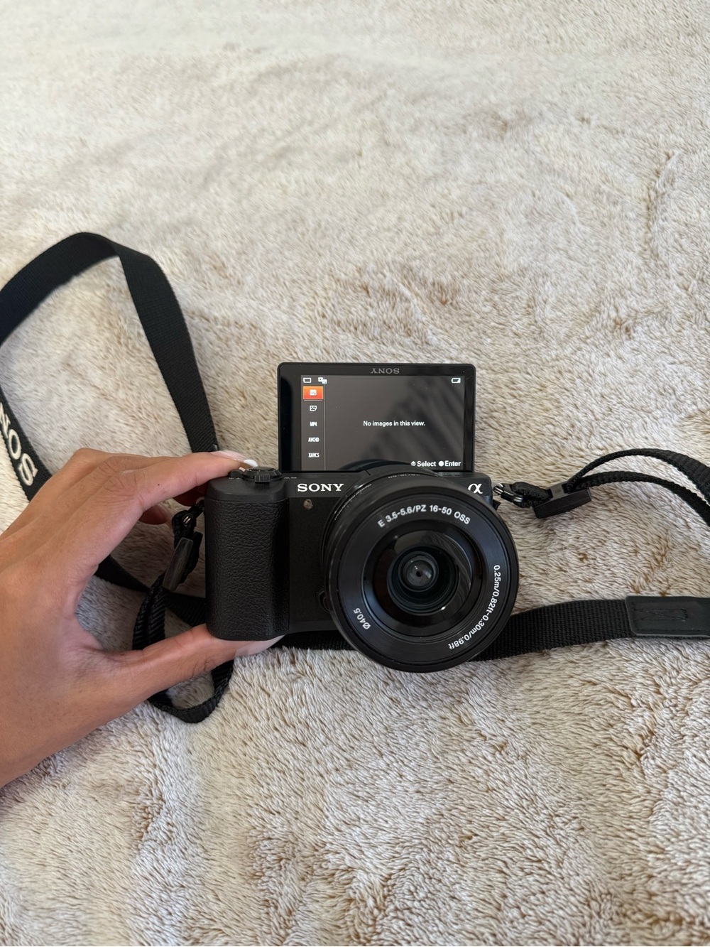 SONY A5100 MIRRORLESS VLOGGING CAMERA - Black